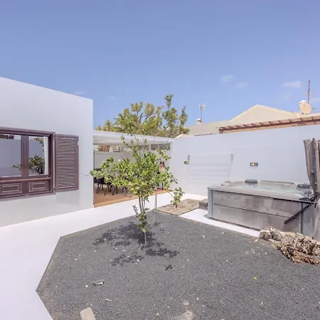 Kakariko * Playa Honda (Lanzarote)